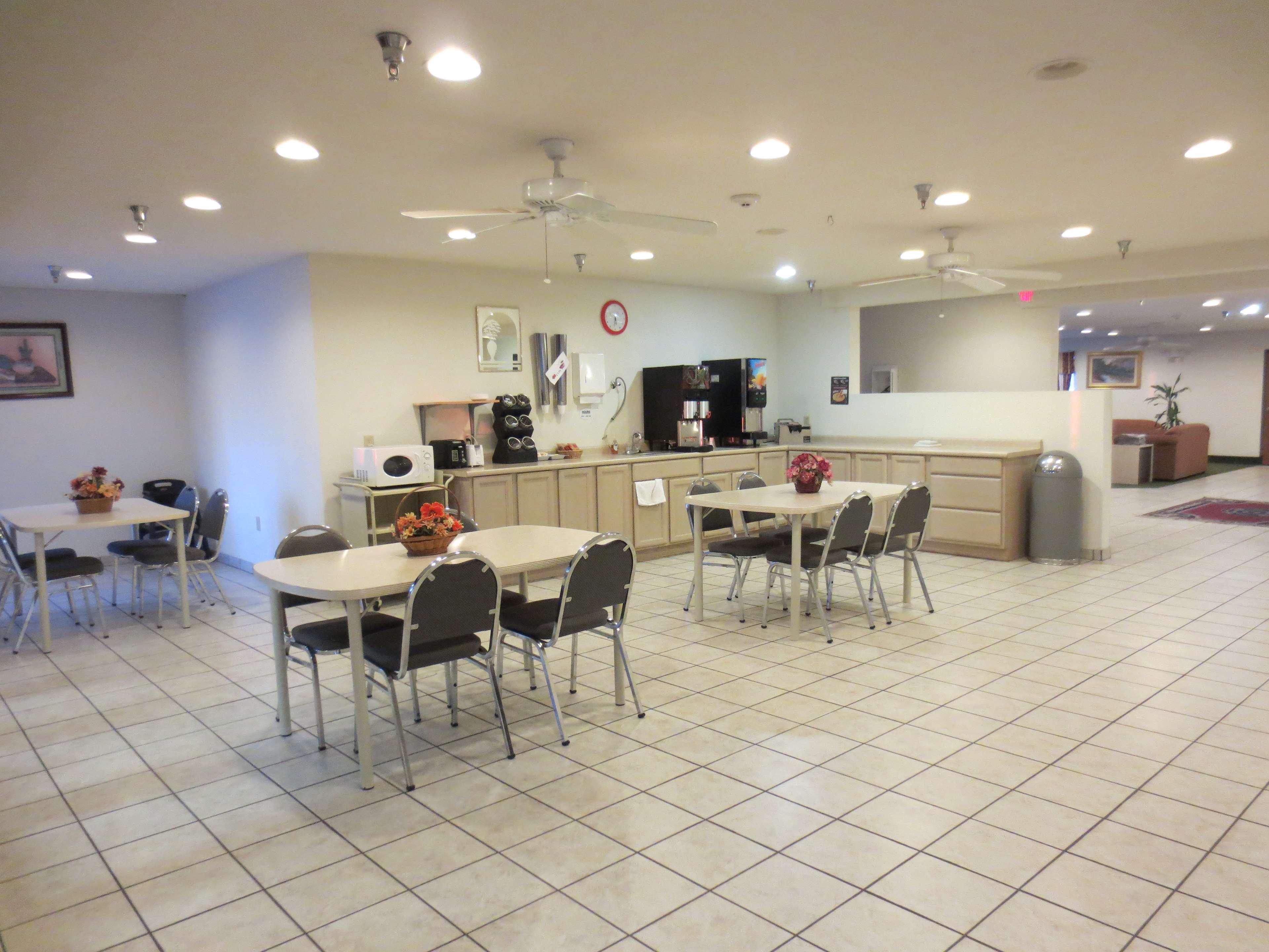 Pinckneyville Inn And Suites Екстериор снимка