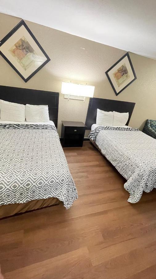 Pinckneyville Inn And Suites Екстериор снимка