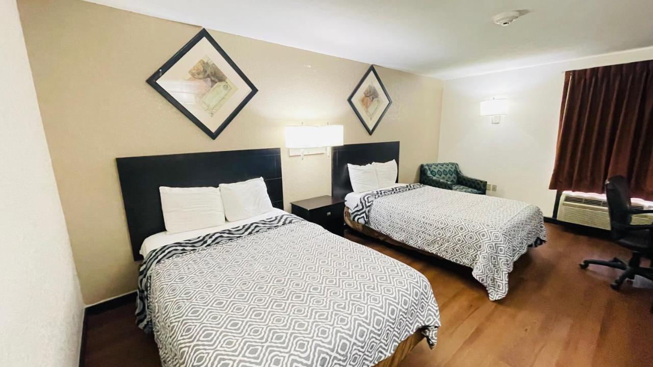Pinckneyville Inn And Suites Екстериор снимка