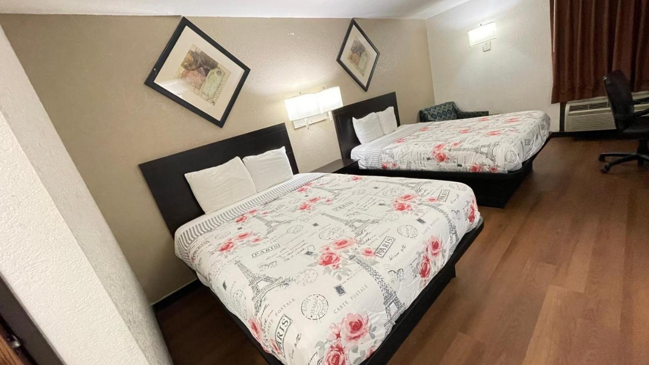 Pinckneyville Inn And Suites Екстериор снимка
