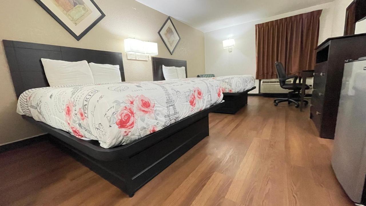 Pinckneyville Inn And Suites Екстериор снимка