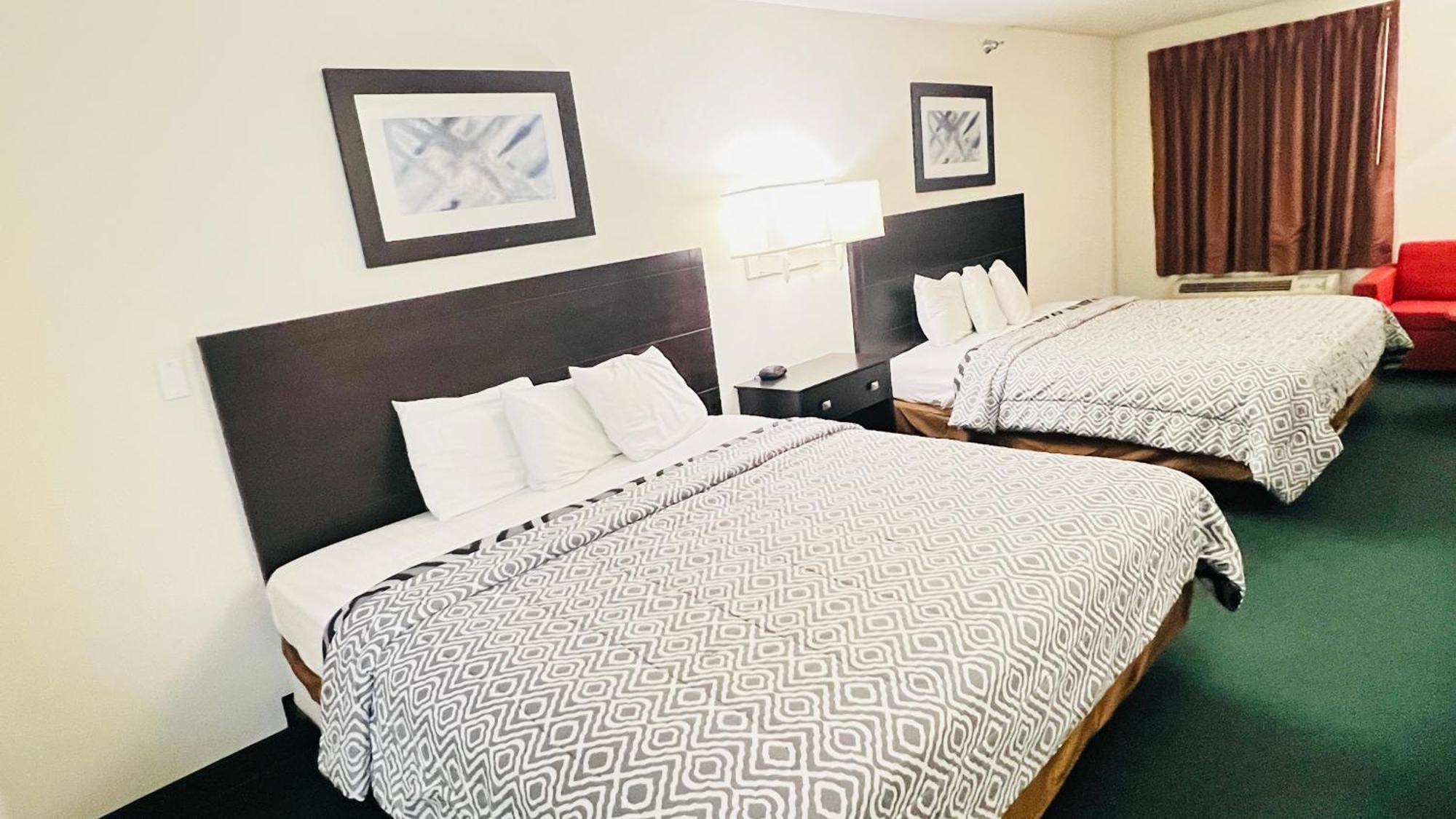 Pinckneyville Inn And Suites Екстериор снимка